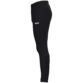 JAKO Trainingsbroek Light One 8300 in zwart, strakke sportbroek zonder zijzakken, met elastische tailleband en Keep Dry-technologie voor droog en comfortabel trainen. JAKO Teamline One